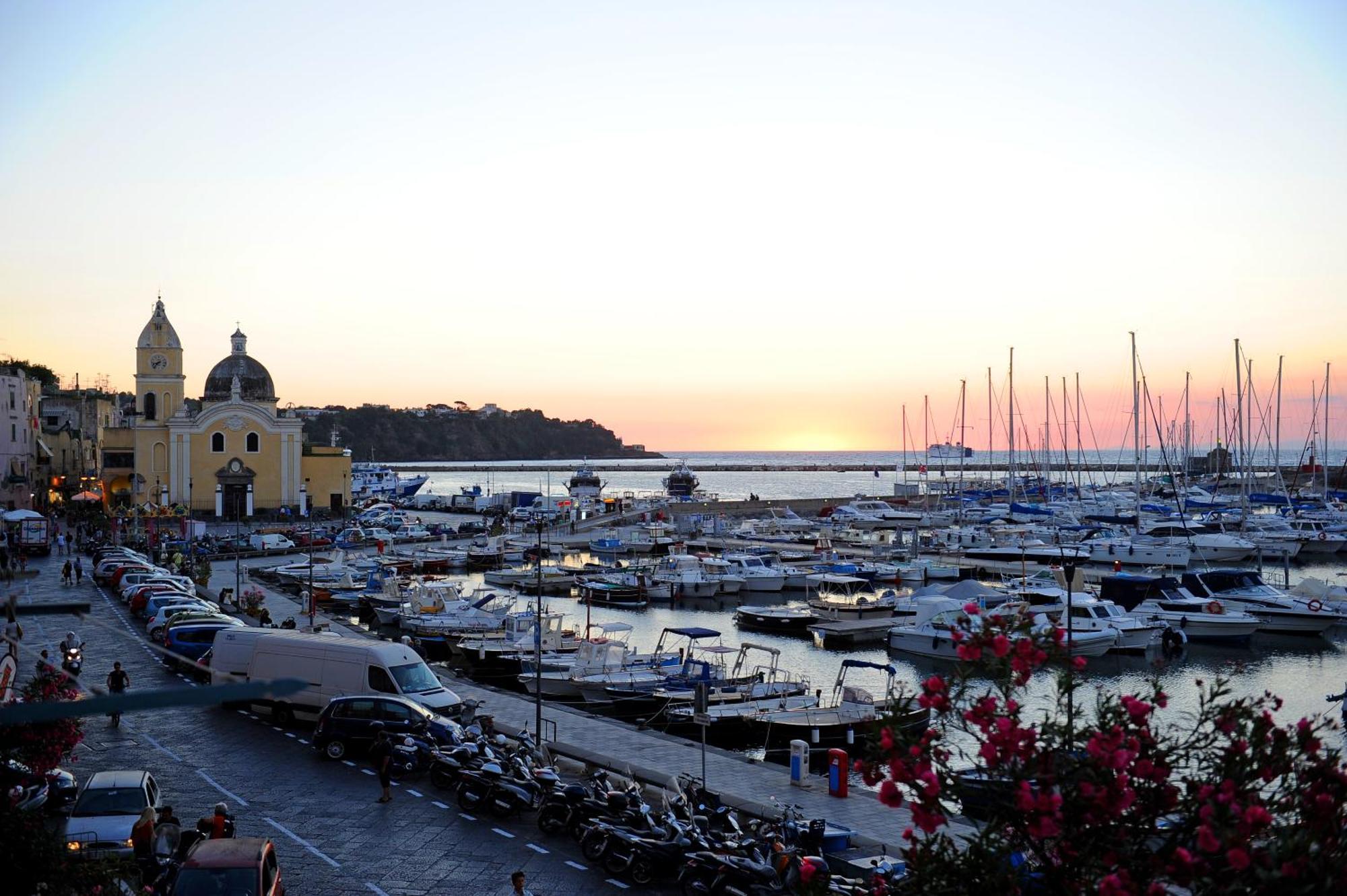 L'Isola Del Postino Rooms Прочида Екстер'єр фото